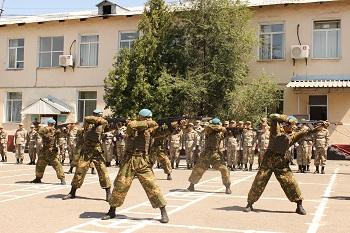 БЕЗРАБОТНАЯ МОЛОДЕЖЬ АЛМАТЫ ПРИНЯЛА ВОЕННУЮ ПРИСЯГУ